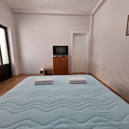 Studio Apartments Oleg Охрид Экстерьер фото