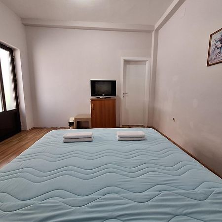 Studio Apartments Oleg Охрид Экстерьер фото